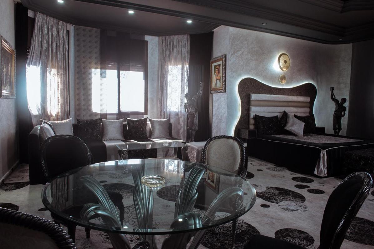 Hotel Park Regency *